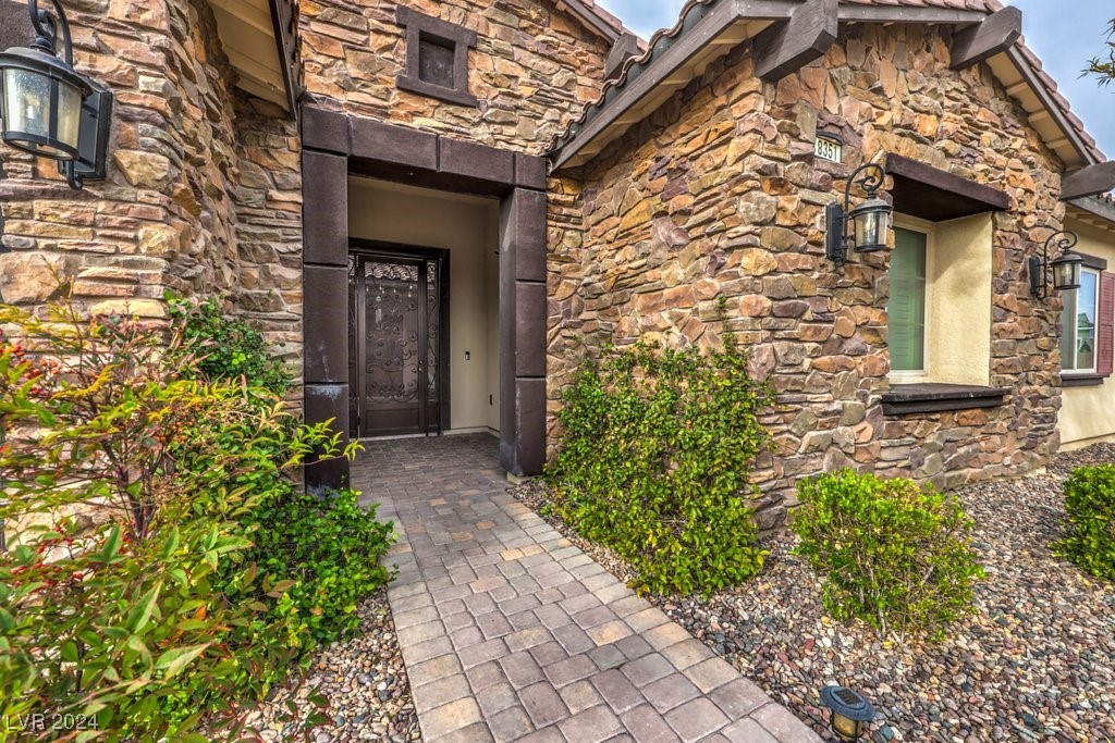 8351 Agave Bloom Street