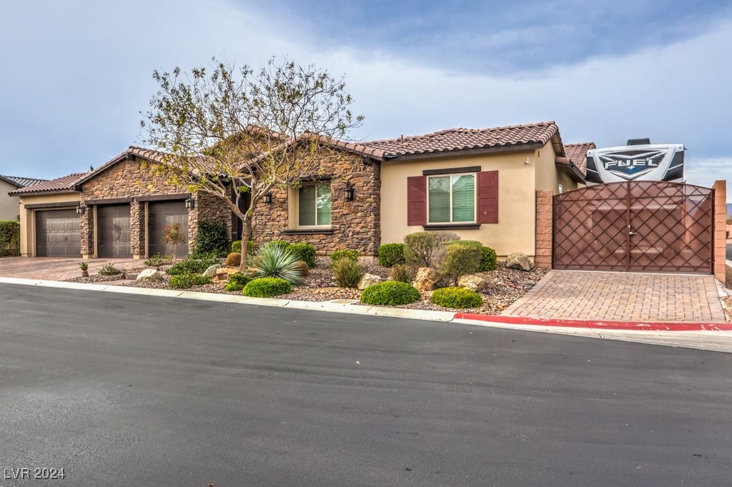 8351 Agave Bloom Street