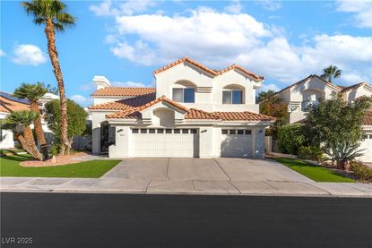 8132 Bay Harbor Dr, Las Vegas, NV 89128