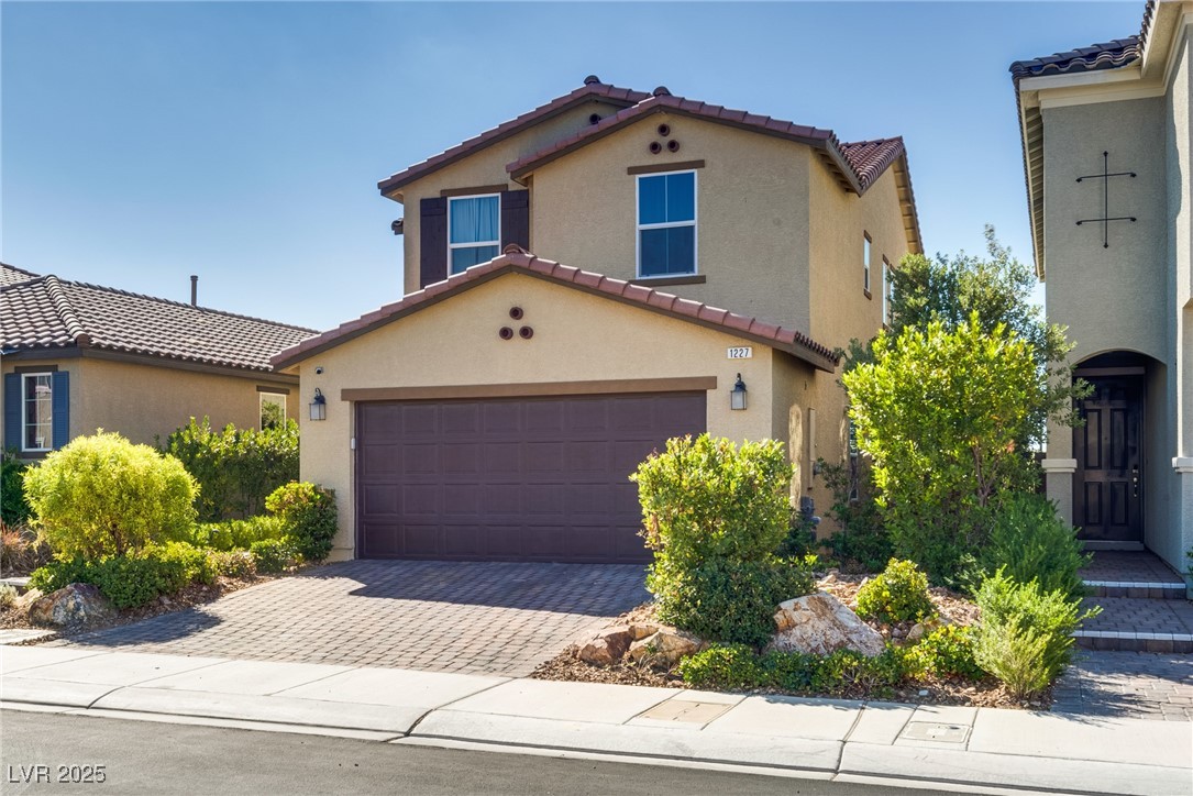 1227 Great Hollow Avenue