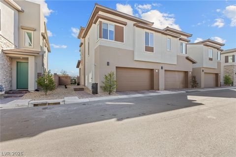 Townhouse For Rent - 692 Echelon Street<br/> Clark County, Las Vegas, NV 89138