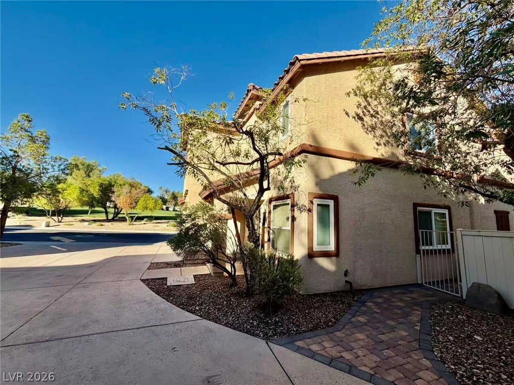 1943 Sundown Canyon Drive