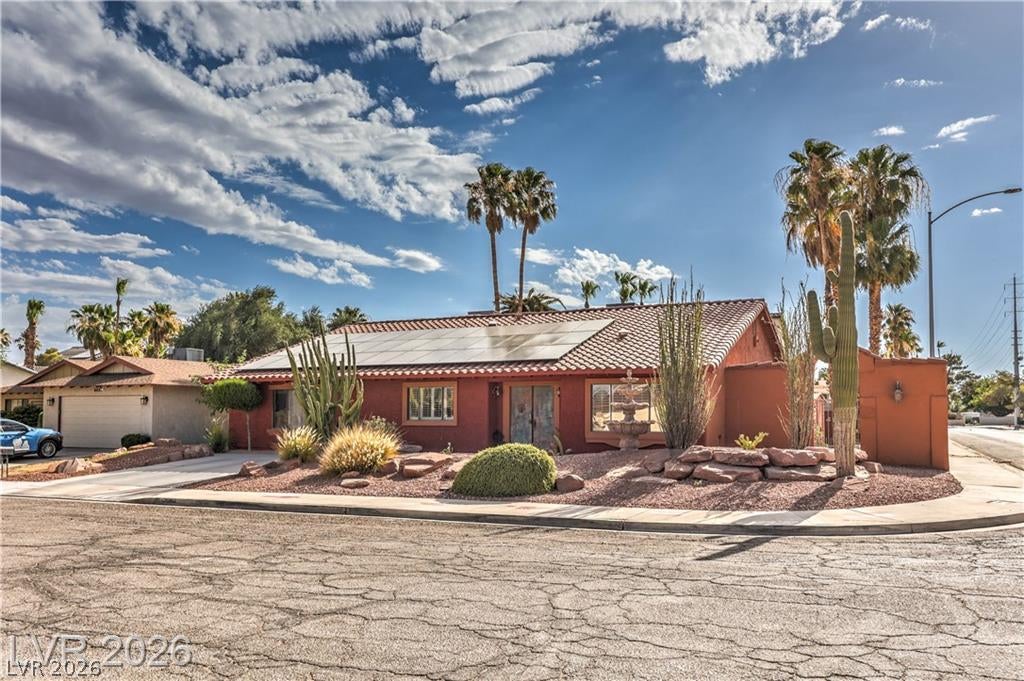 4411 Paseo El Rio Drive