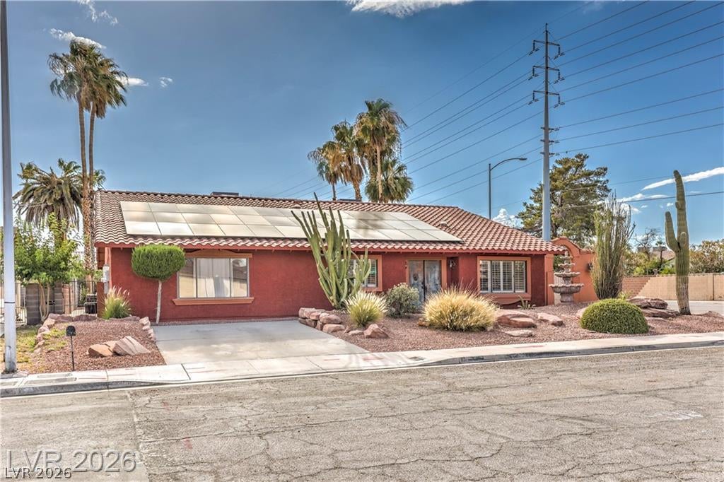 4411 Paseo El Rio Drive