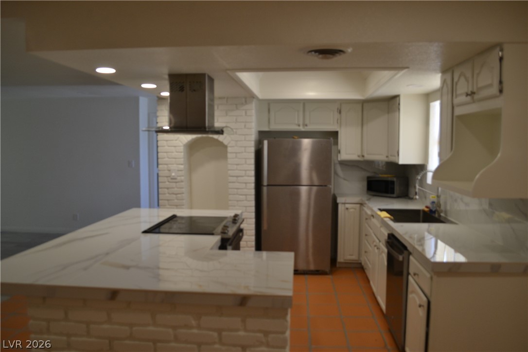 3653 Algonquin Drive