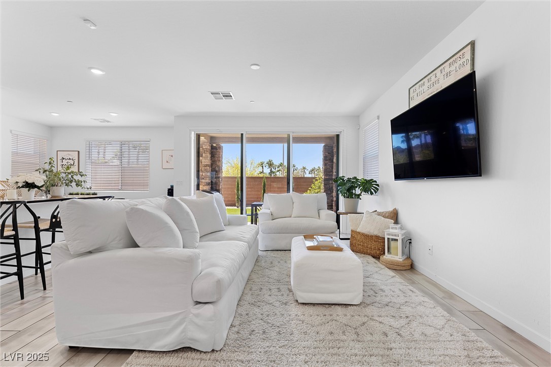 Henderson, Nevada 89011, United States, 3 Bedrooms Bedrooms, ,3 BathroomsBathrooms,Residential,Active,189233