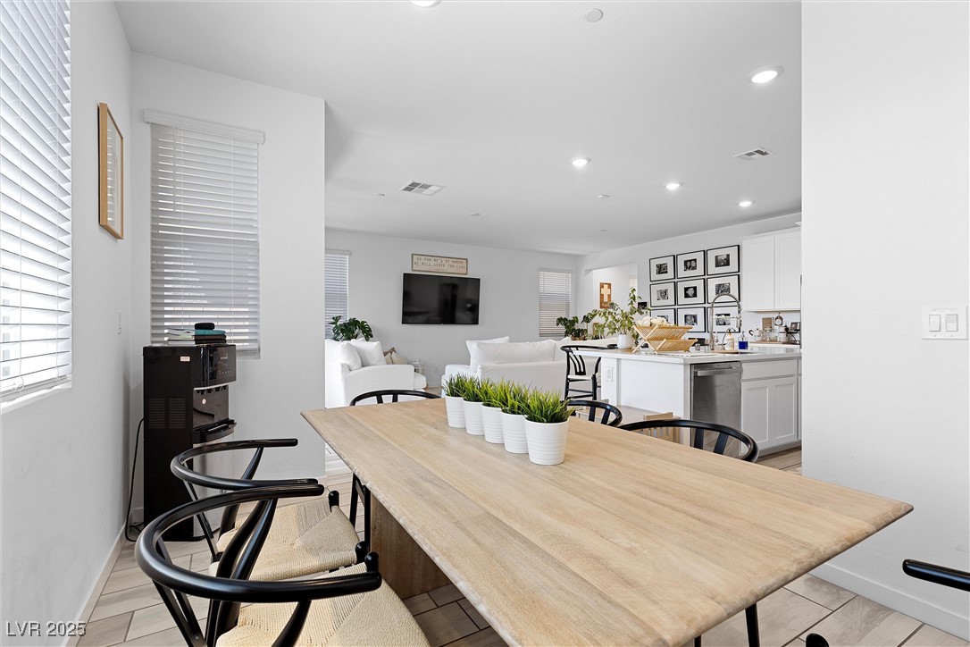 Henderson, Nevada 89011, United States, 3 Bedrooms Bedrooms, ,3 BathroomsBathrooms,Residential,Active,189233