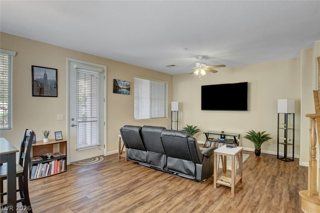 1525 Spiced Wine Avenue 10101