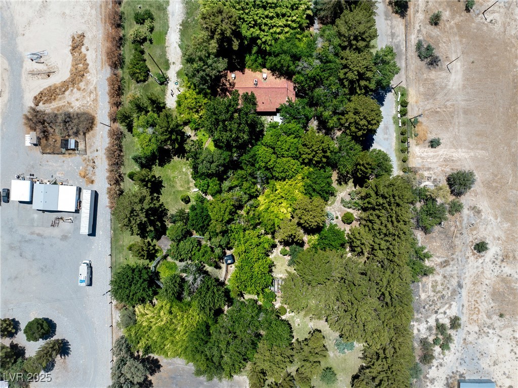 2221 W Windsong Lane