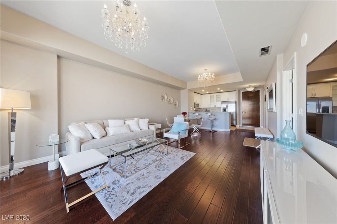 8255 Las Vegas Boulevard 809