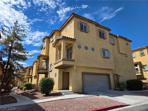 Townhouse For Sale - 5935 Nuevo Leon Street #2<br/> North Las Vegas, NV 89031