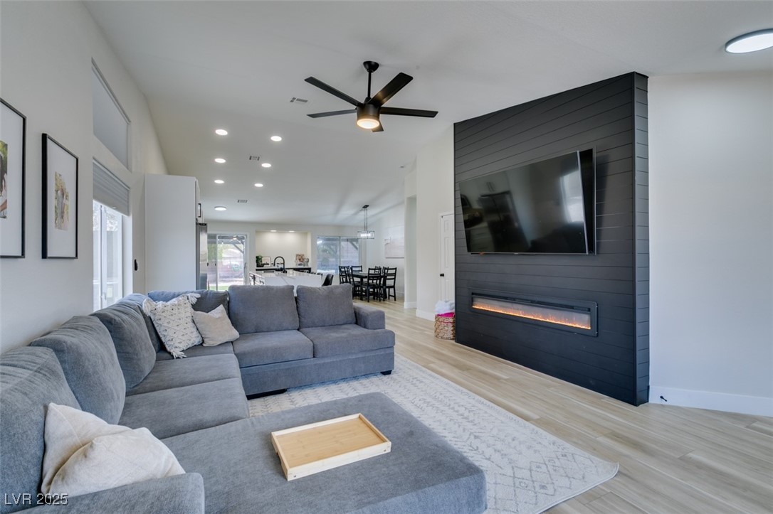 1673 Golden Vista Drive, Las Vegas, Nevada image 17