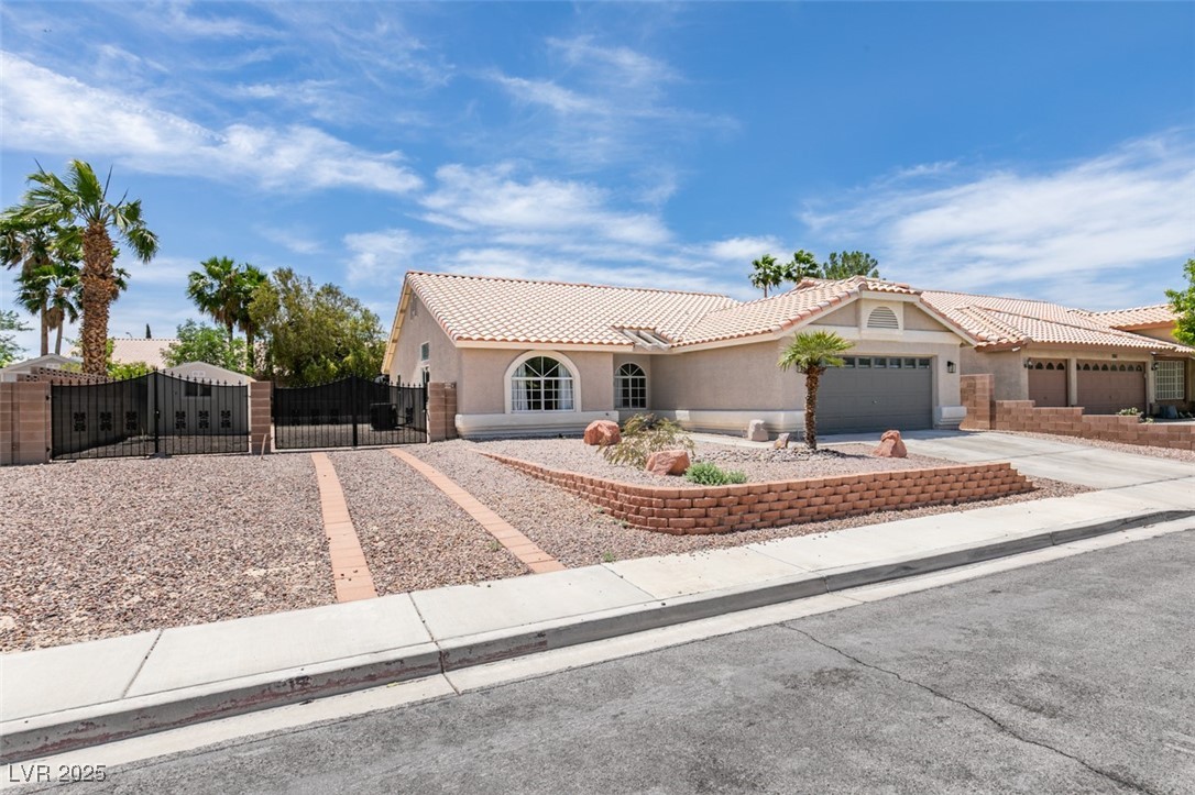 1673 Golden Vista Drive, Las Vegas, Nevada image 5