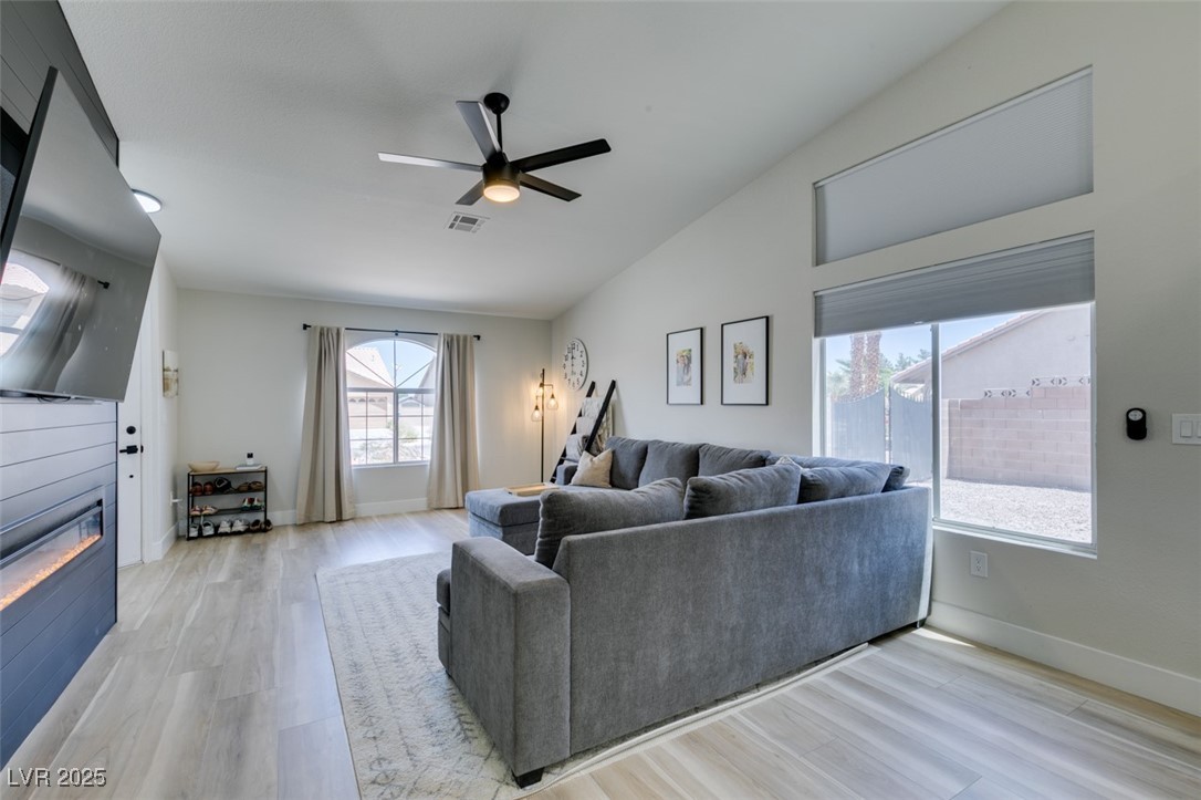 1673 Golden Vista Drive, Las Vegas, Nevada image 13