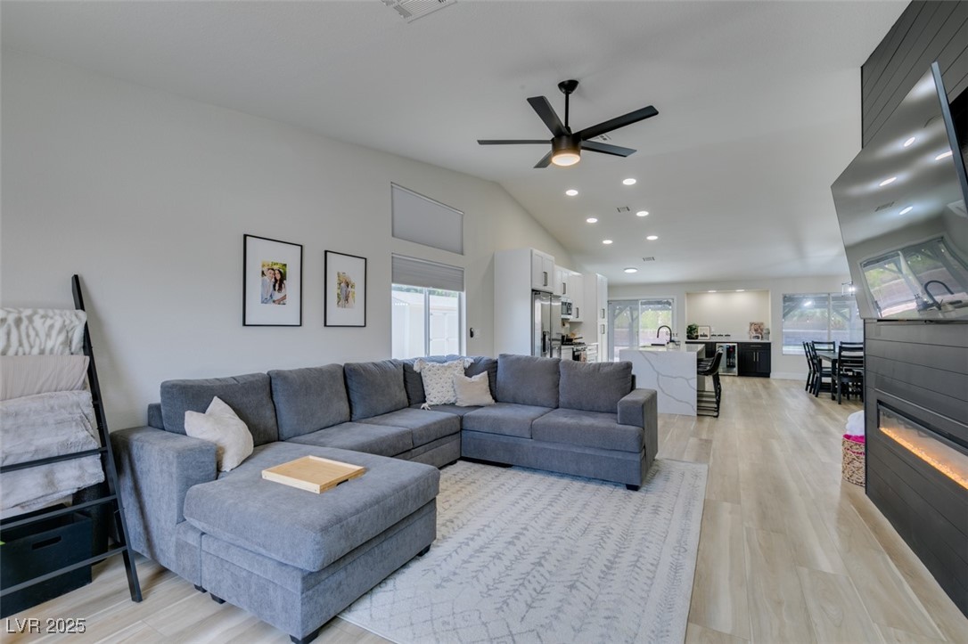 1673 Golden Vista Drive, Las Vegas, Nevada image 10