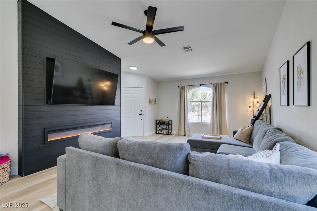 1673 Golden Vista Drive, Las Vegas, Nevada image 15