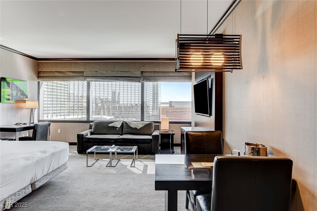 2600 W Harmon Avenue 9015