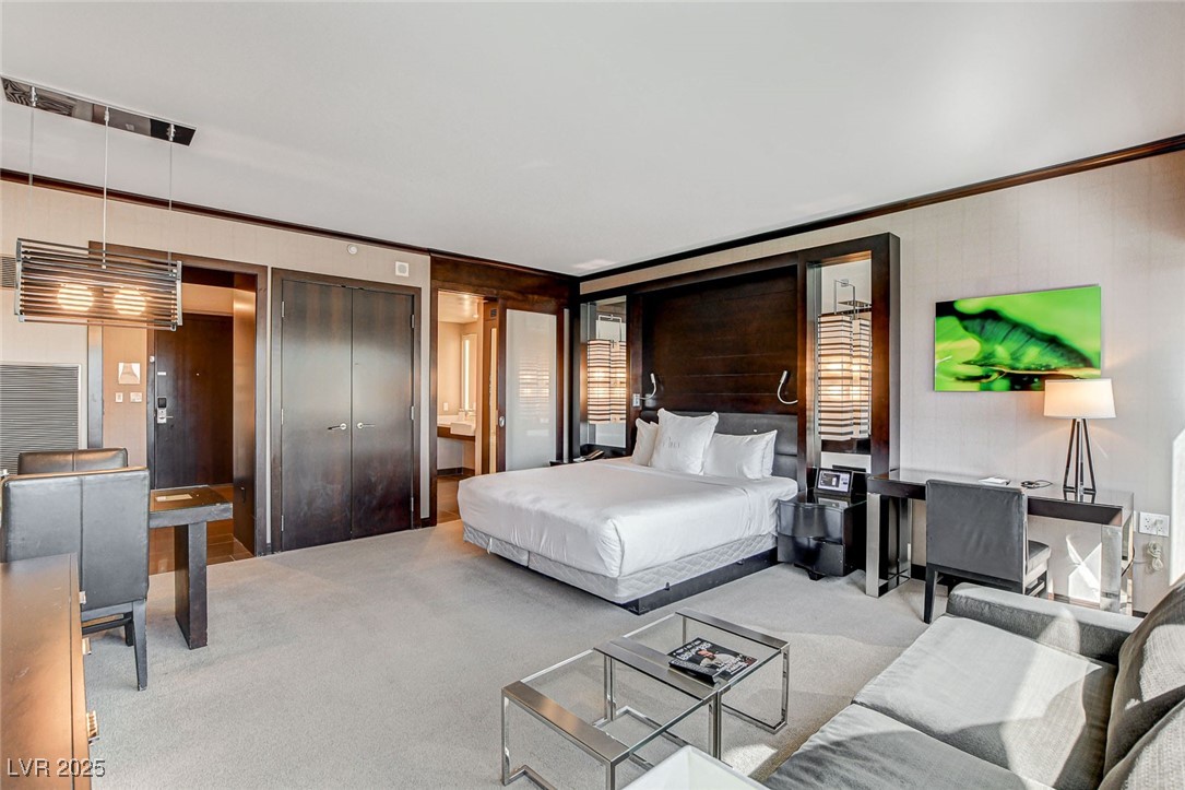 2600 W Harmon Avenue 9015