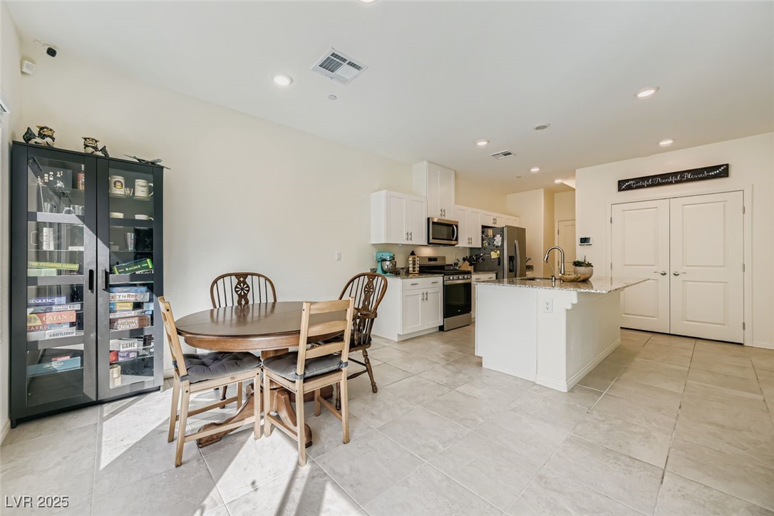 Las Vegas, Nevada 89166, United States, 4 Bedrooms Bedrooms, ,3 BathroomsBathrooms,Residential,Active,220837