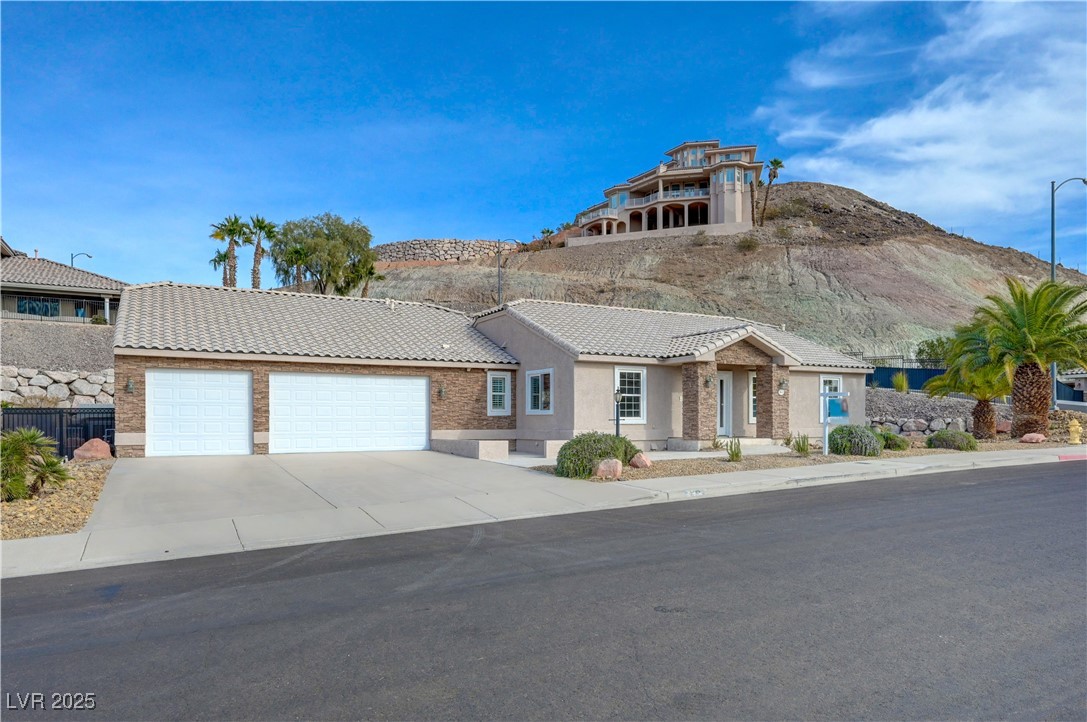 909 Rhyolite Terrace