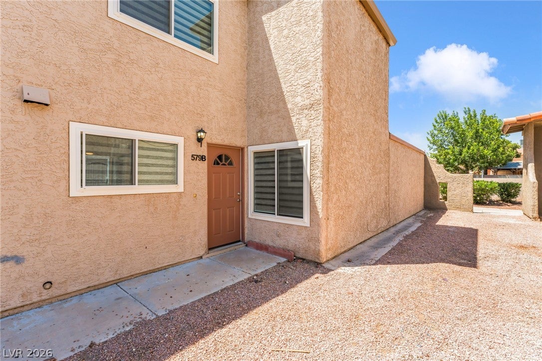 579 Roxella Lane B