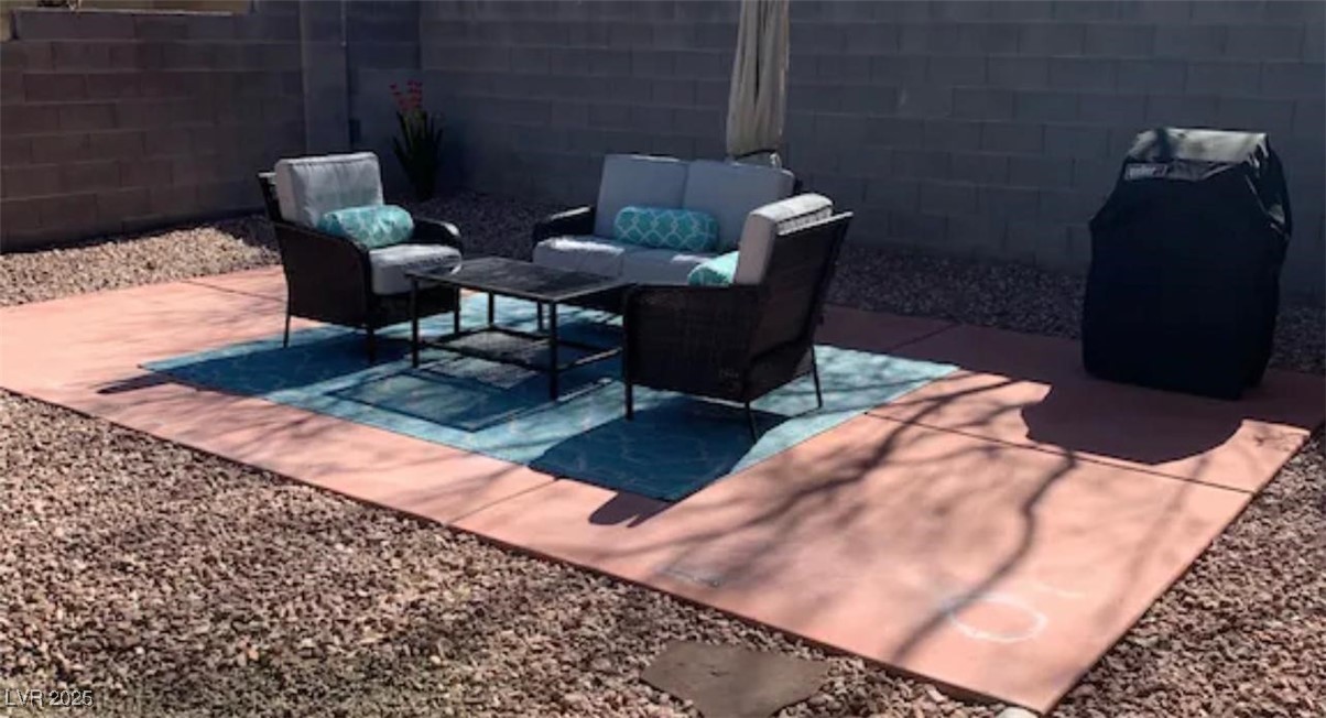 Las Vegas, Nevada 89144, United States, 2 Bedrooms Bedrooms, ,2 BathroomsBathrooms,Residential,Pending,16715