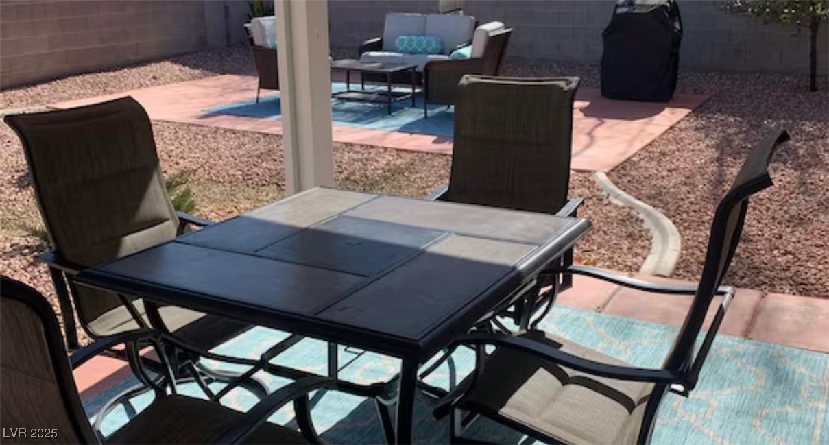 Las Vegas, Nevada 89144, United States, 2 Bedrooms Bedrooms, ,2 BathroomsBathrooms,Residential,Pending,16715