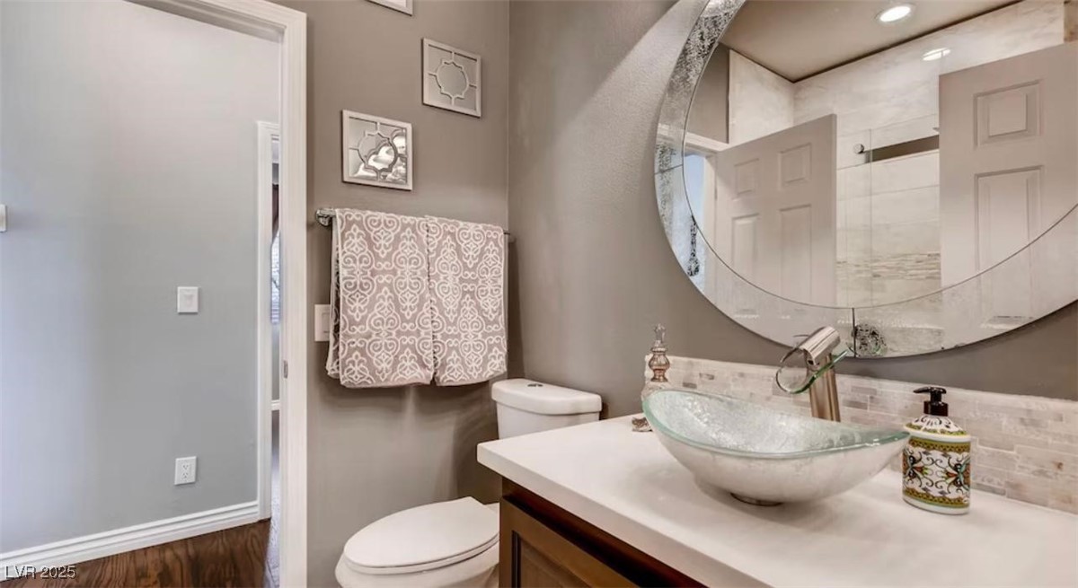 Las Vegas, Nevada 89144, United States, 2 Bedrooms Bedrooms, ,2 BathroomsBathrooms,Residential,Pending,16715