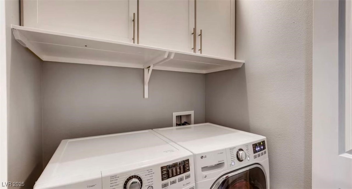 Las Vegas, Nevada 89144, United States, 2 Bedrooms Bedrooms, ,2 BathroomsBathrooms,Residential,Pending,16715