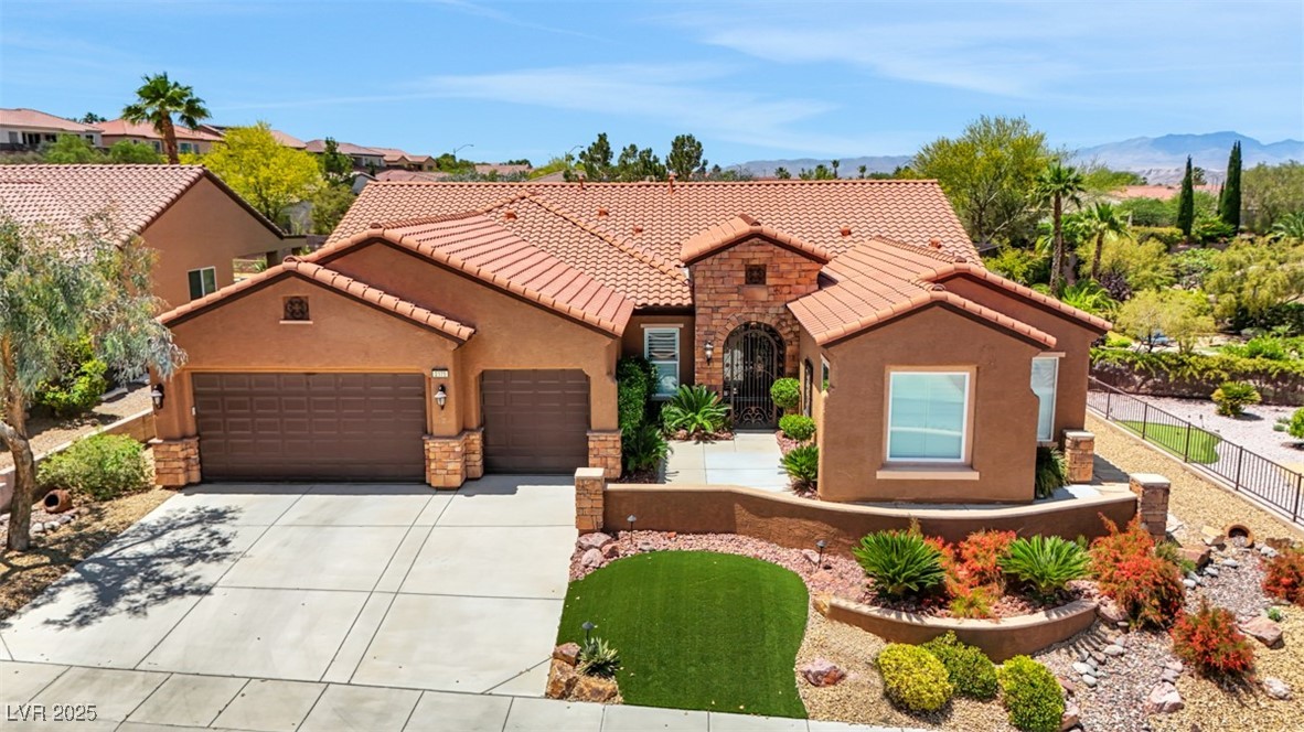 2175 Sandstone Cliffs Drive, Henderson, Nevada image 4