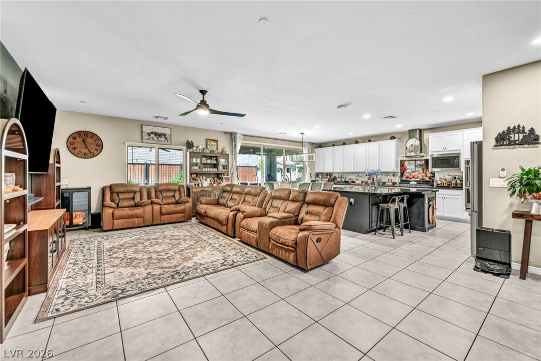 989 Alverstone Court