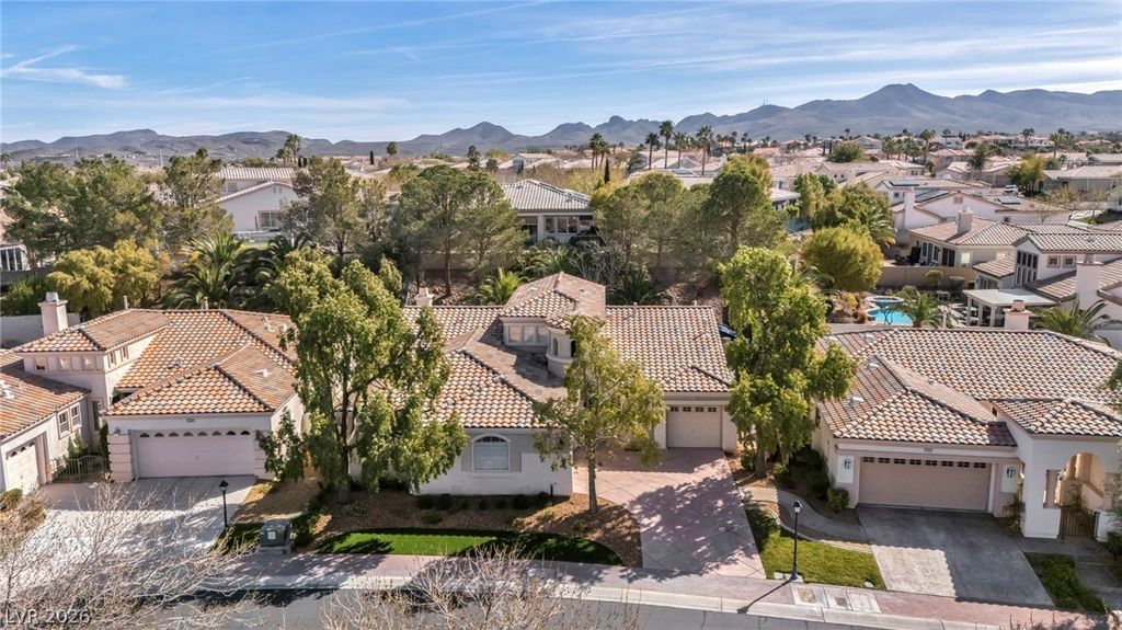 Photo of 1128 Via Suzan, Henderson, NV 89052 (MLS # 2762600)