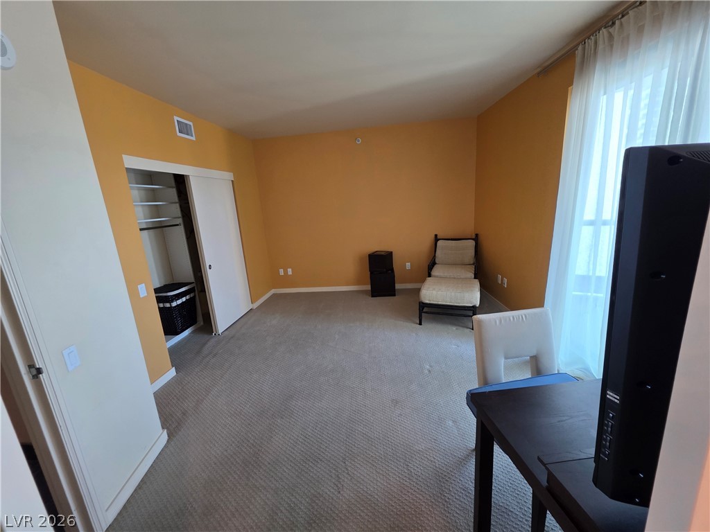 322 KAREN Avenue 2301