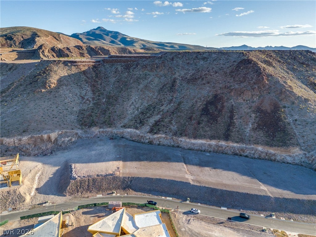 7 Chisel Crest Court
