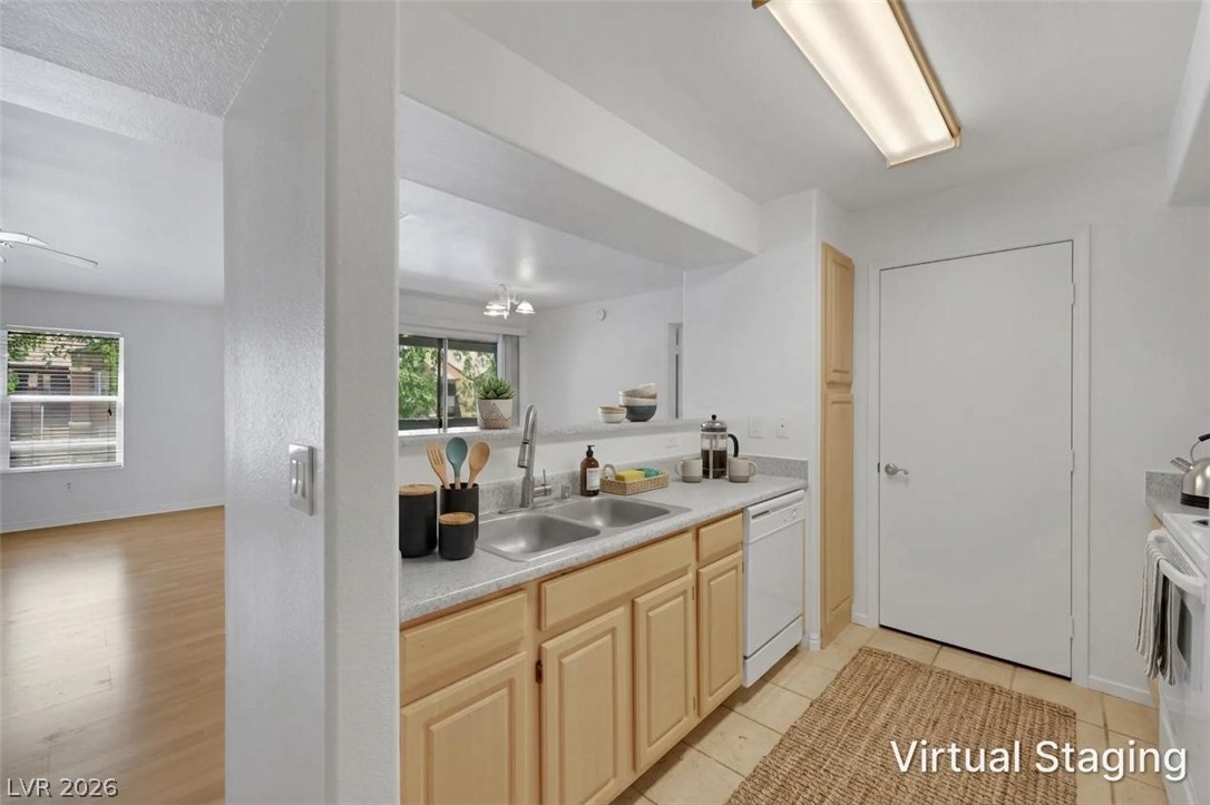 555 E Silverado Ranch Boulevard 2047
