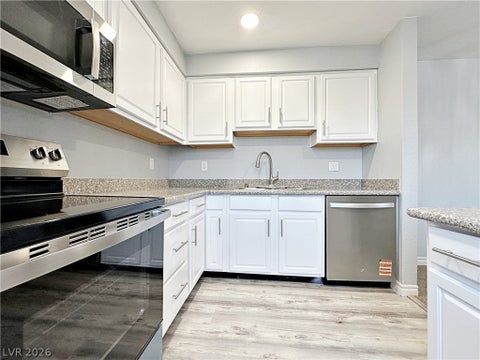 Condo For Rent - 5080 Indian River Drive #400<br/> Clark County, Las Vegas, NV 89103