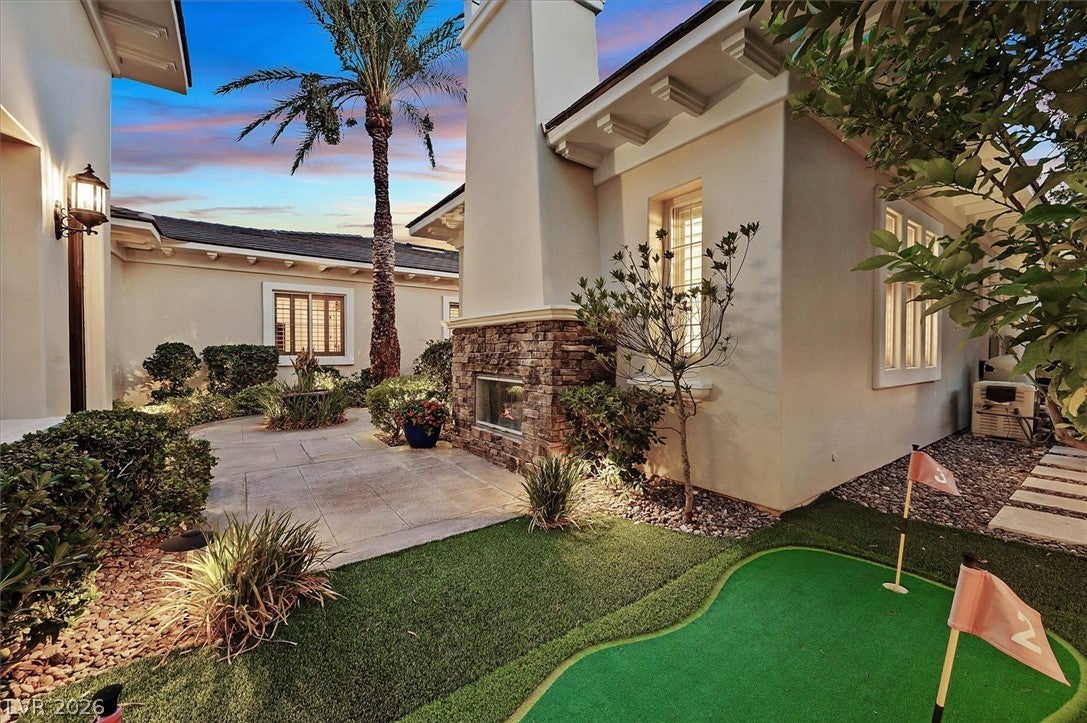 12057 OAKLAND HILLS Drive