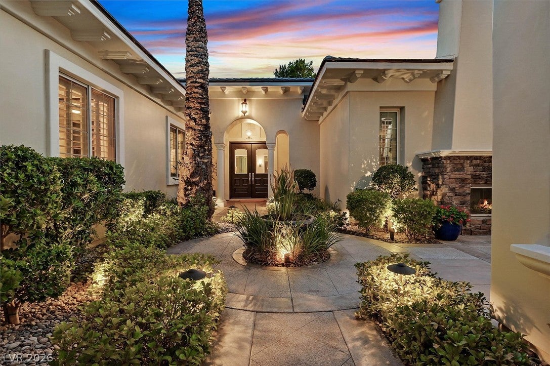 12057 OAKLAND HILLS Drive