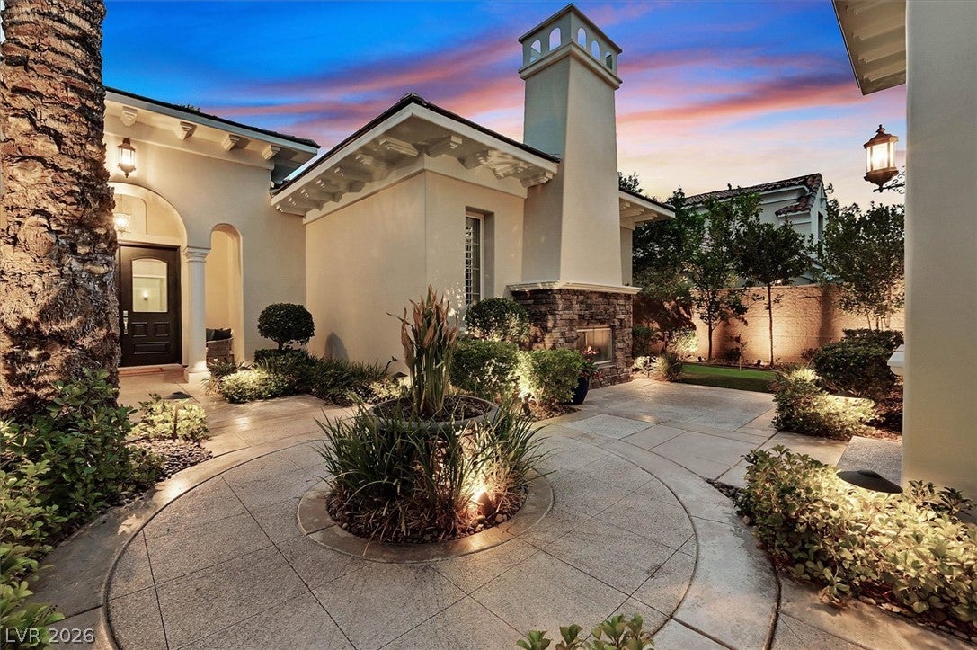 12057 OAKLAND HILLS Drive