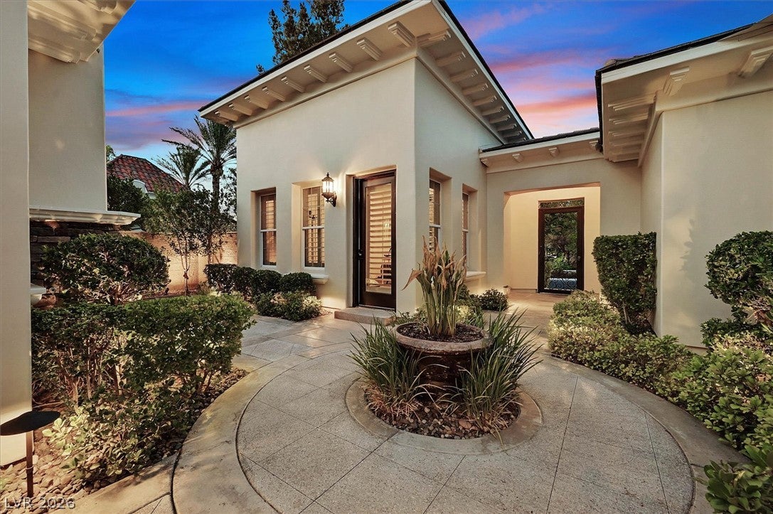 12057 OAKLAND HILLS Drive