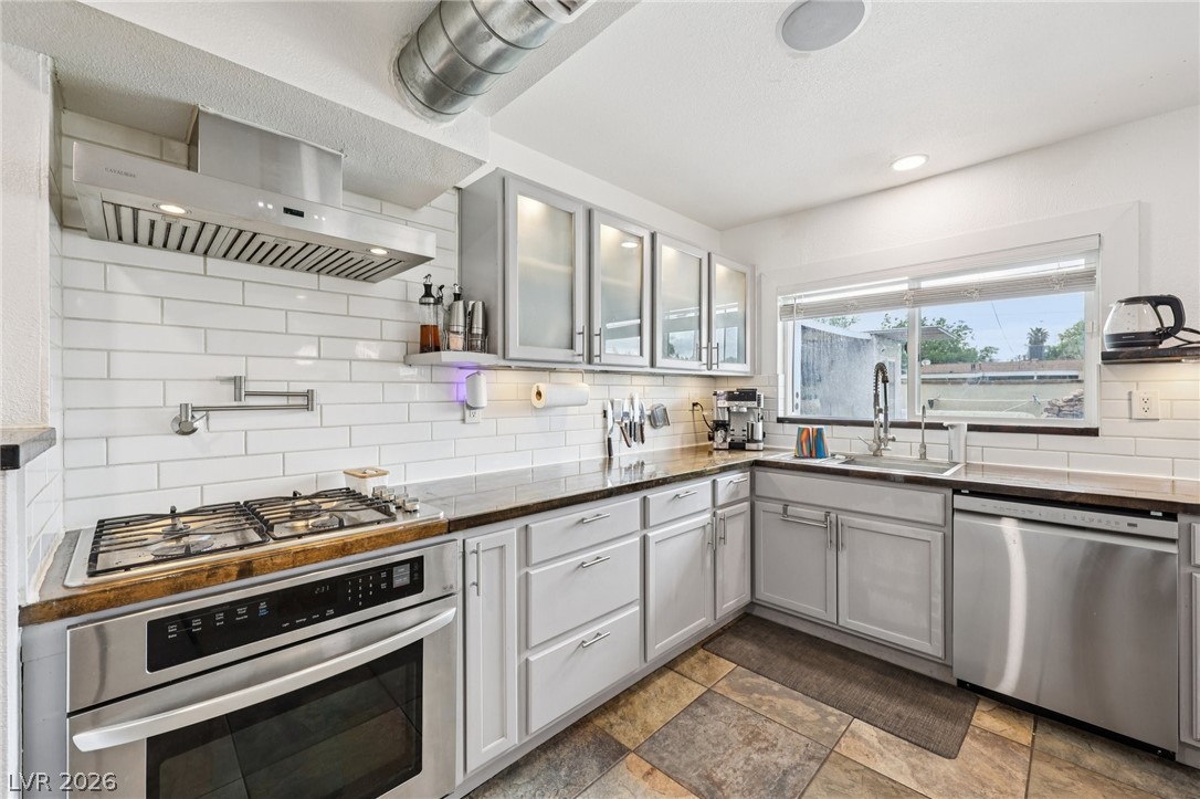 3709 Sunrise Avenue