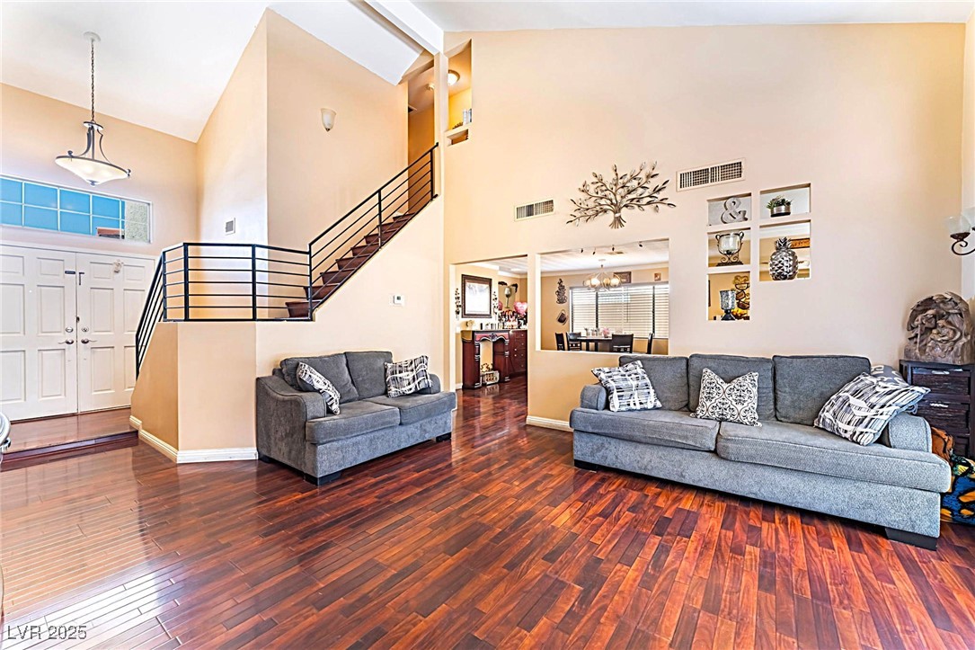 Las Vegas, Nevada 89108, United States, 4 Bedrooms Bedrooms, ,3 BathroomsBathrooms,Residential,Active,210726