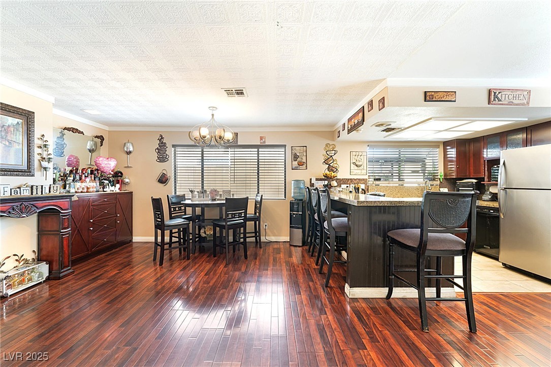 Las Vegas, Nevada 89108, United States, 4 Bedrooms Bedrooms, ,3 BathroomsBathrooms,Residential,Active,210726