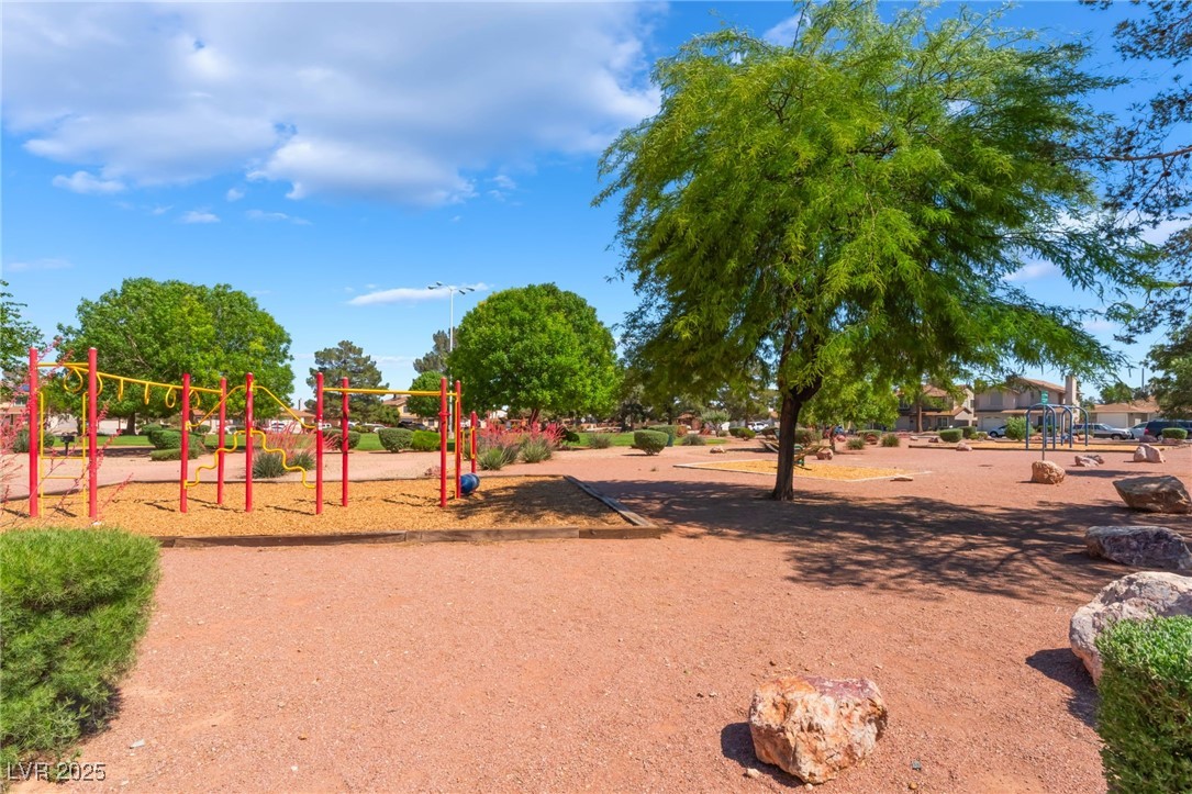 Las Vegas, Nevada 89108, United States, 4 Bedrooms Bedrooms, ,3 BathroomsBathrooms,Residential,Active,210726