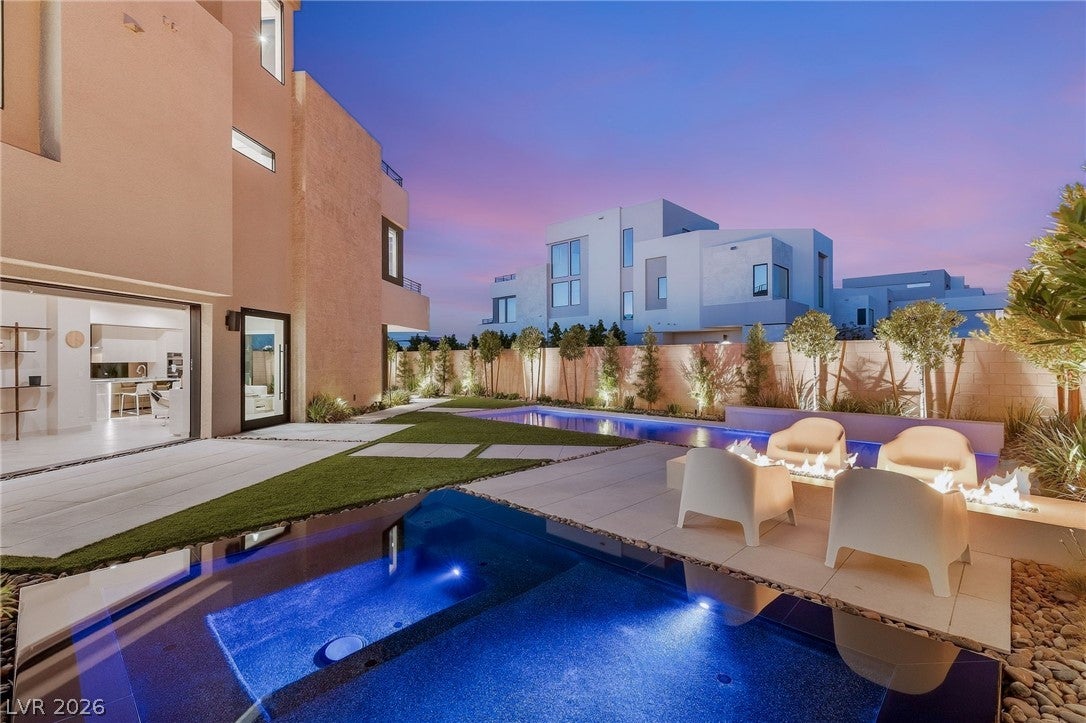 4022 Heron Fairway Drive