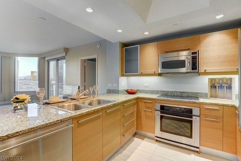 Photo of 222 KAREN Avenue #2501, Las Vegas, NV 89109 (MLS # 2591184)