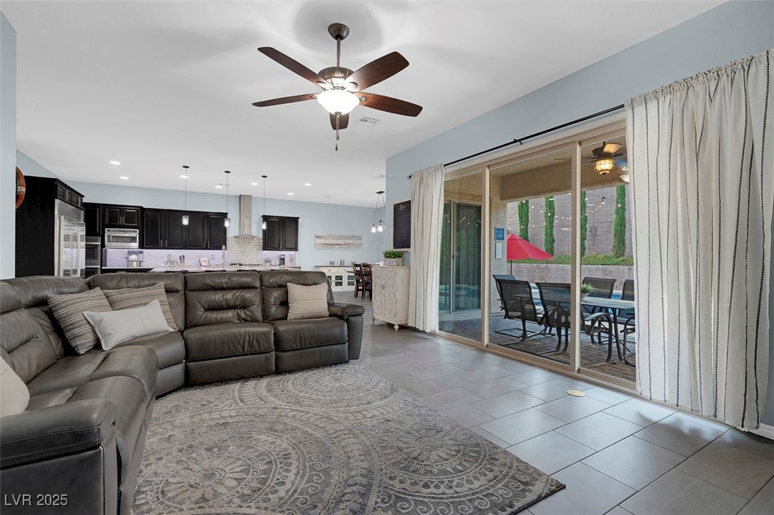 9654 Starfish Reef Way, Las Vegas, Nevada image 19