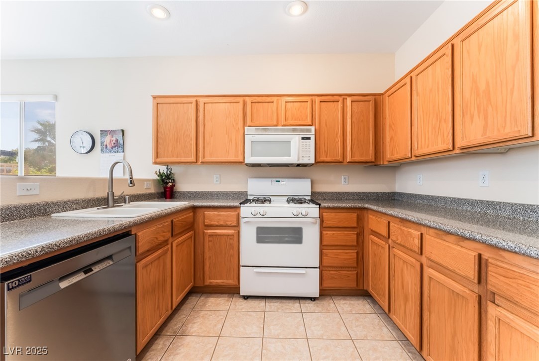 5322 Kadena Garden Court, North Las Vegas, Nevada image 7