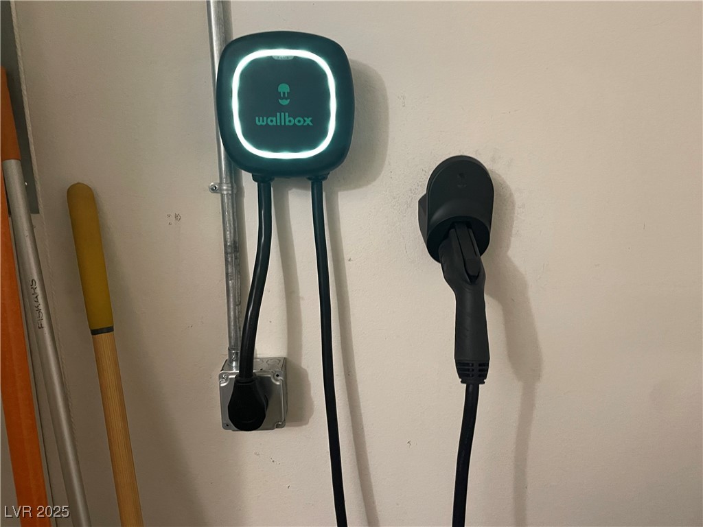 Las Vegas, Nevada 89134, United States, 2 Bedrooms Bedrooms, ,2 BathroomsBathrooms,Residential,Active,250171