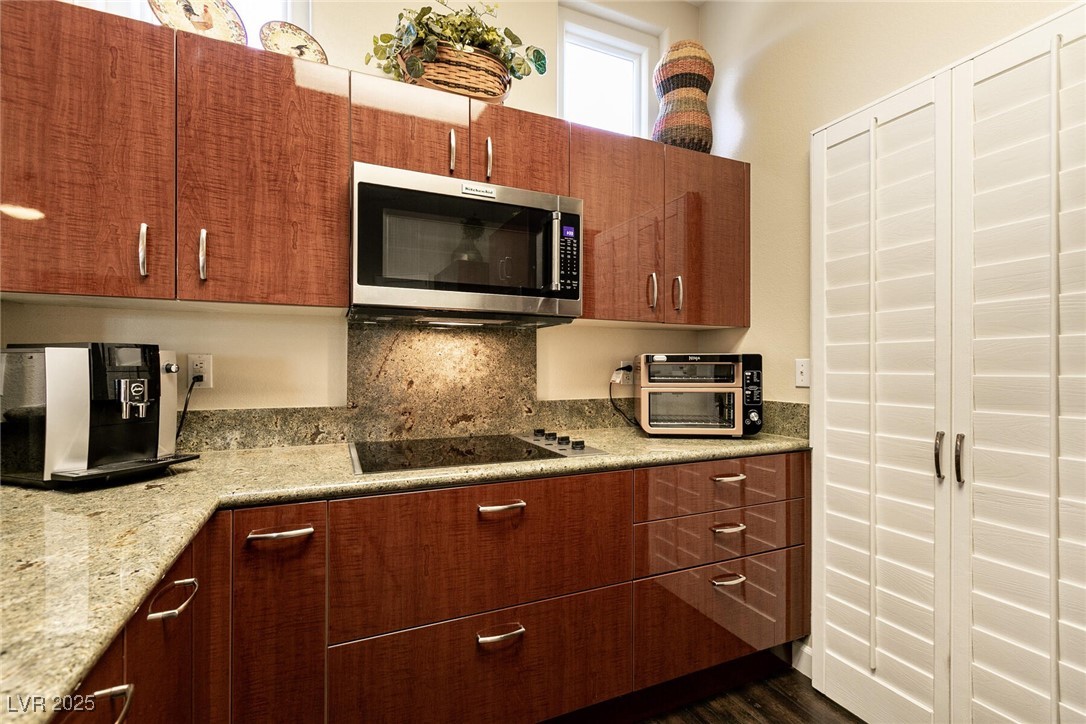 Las Vegas, Nevada 89134, United States, 2 Bedrooms Bedrooms, ,2 BathroomsBathrooms,Residential,Active,250171